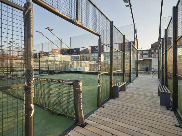 TIO TIO eröffnet Deutschlands erste Rooftop-Padel-Tennis-Anlage in Berlin Friedrichshain