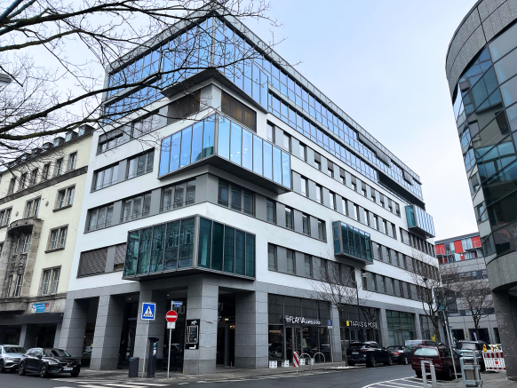 aam2core erwirbt prominentes Büro- und Geschäftshaus „Stadtfenster“ in Dortmund