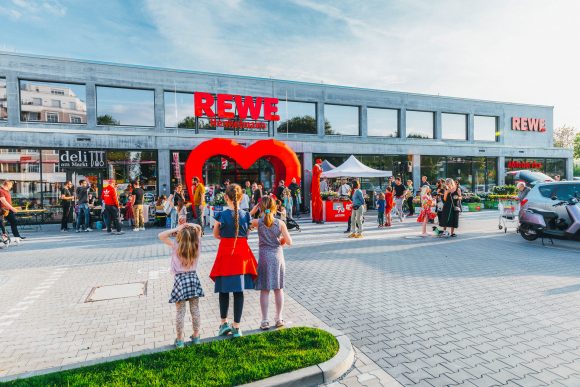 REWE erhält „Fachmarkt Star 2024“