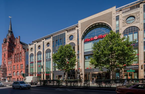 Deka Immobilien beauftragt ECE mit Management des Shopping-Centers „das Schloss“ in Berlin